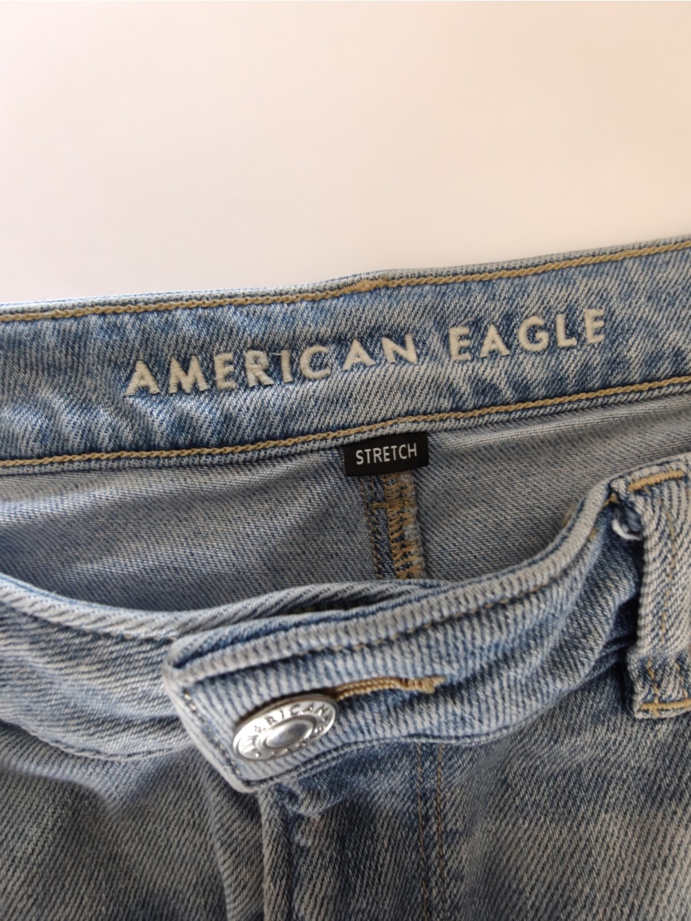 American Eagle Light Wash Stretch baggy Jeans